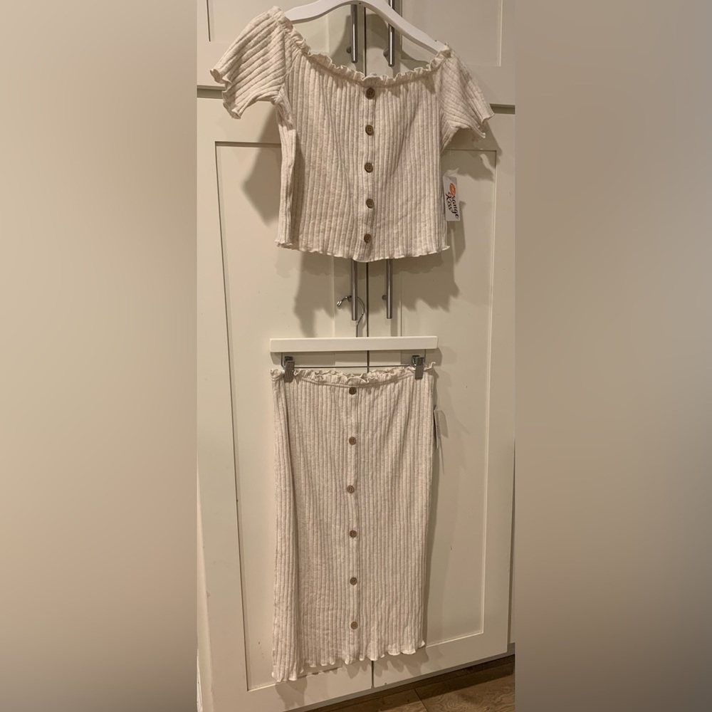 Matching Off-Shoulder Ribbed Top and Skirt Set